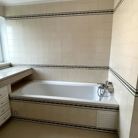 Spacious In Sunny Minutes To Apartment Lourinha (Lisbon)