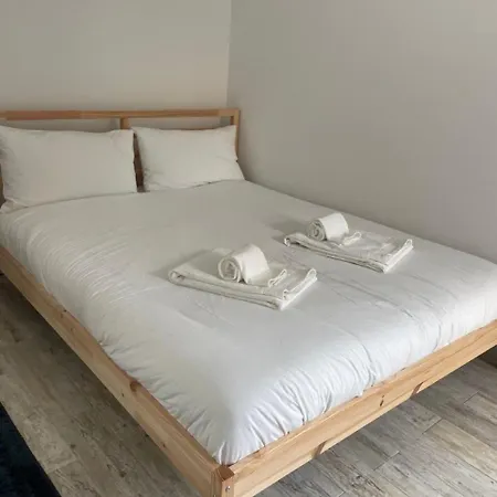 Appartamento Spacious In Sunny Minutes To *