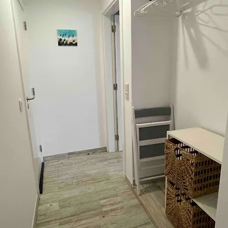 Spacious In Sunny Minutes To Appartamento Lourinhã