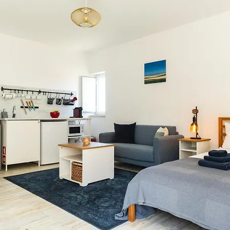 Spacious In Sunny Minutes To Appartamento Lourinhã