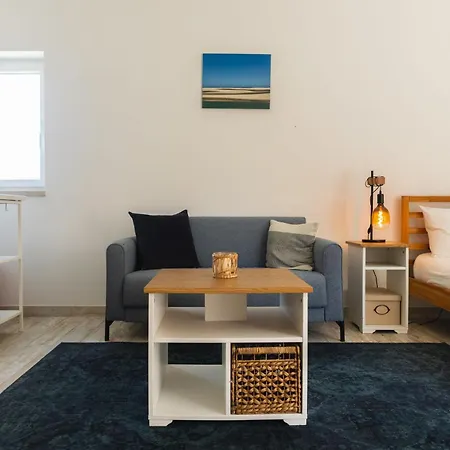 Spacious In Sunny Minutes To Appartamento Lourinhã