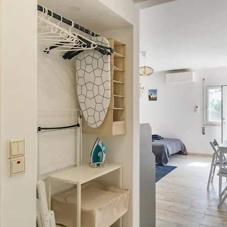 Spacious In Sunny Minutes To Appartamento