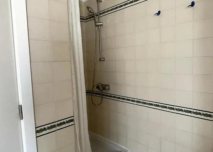 Spacious In Sunny Minutes To Apartamento *